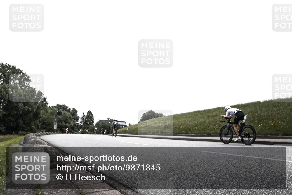 21.06.2026 - 29. Vierlanden-Triathlon H.Heesch http://msf.ph/oto/9871845 21.06.2026 10:41:05 Radfahren 265 meine-sportfotos.de
