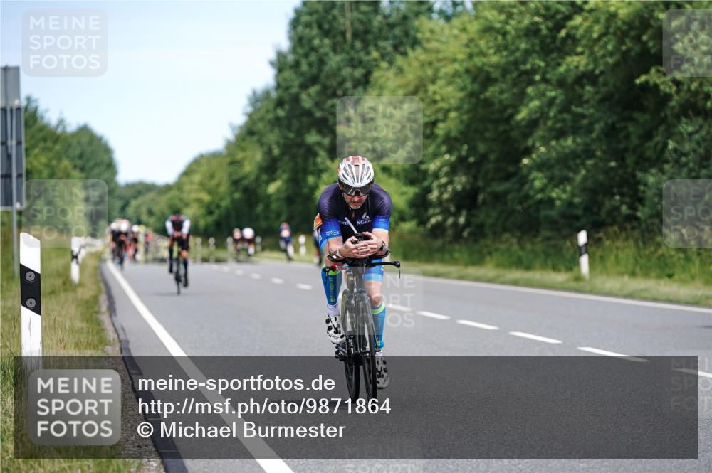 21.06.2026 - Viking Triathlon Michael Burmester http://msf.ph/oto/9871864 21.06.2026 12:42:16 Radfahren 92, 144, 171, 262, 291, 329, 339, 398, 399, 405, 417, 505, 577, 630 meine-sportfotos.de