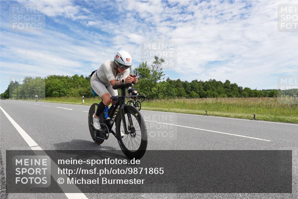 21.06.2026 - Viking Triathlon Michael Burmester http://msf.ph/oto/9871865 21.06.2026 12:23:09 Radfahren 258, 407, 470, 602 meine-sportfotos.de