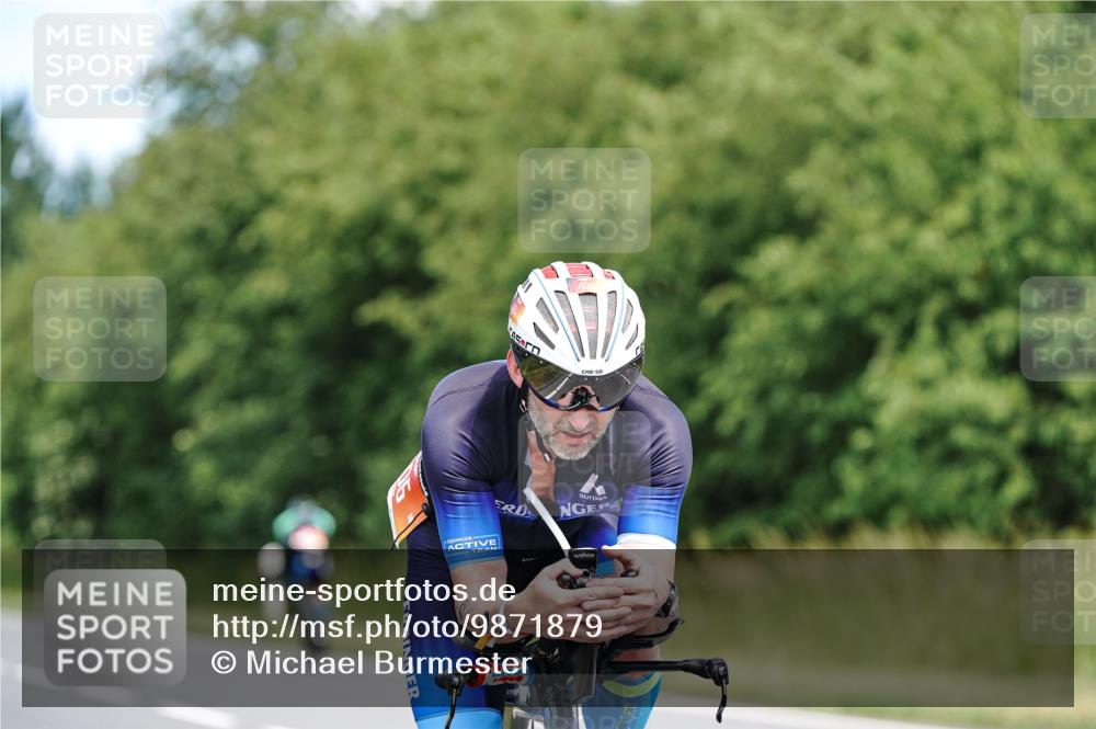 21.06.2026 - Viking Triathlon Michael Burmester http://msf.ph/oto/9871879 21.06.2026 12:42:17 Radfahren 61, 92, 144, 170, 171, 262, 291, 329, 339, 398, 399, 405, 417, 505, 577, 630 meine-sportfotos.de