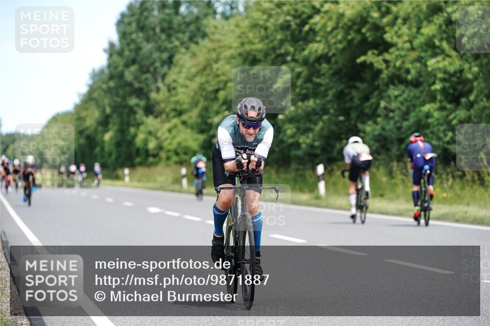 21.06.2026 - Viking Triathlon Michael Burmester http://msf.ph/oto/9871887 21.06.2026 12:42:20 Radfahren 61, 92, 144, 170, 171, 262, 291, 324, 329, 339, 399, 405, 417, 505, 577, 630, 632 meine-sportfotos.de