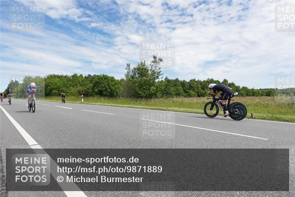 21.06.2026 - Viking Triathlon Michael Burmester http://msf.ph/oto/9871889 21.06.2026 12:23:35 Radfahren 8, 16, 65, 73, 98, 103, 126, 136, 165, 177, 223, 225, 256, 280, 380, 388, 457, 527, 546, 563, 569, 605, 615, 634, 654 meine-sportfotos.de