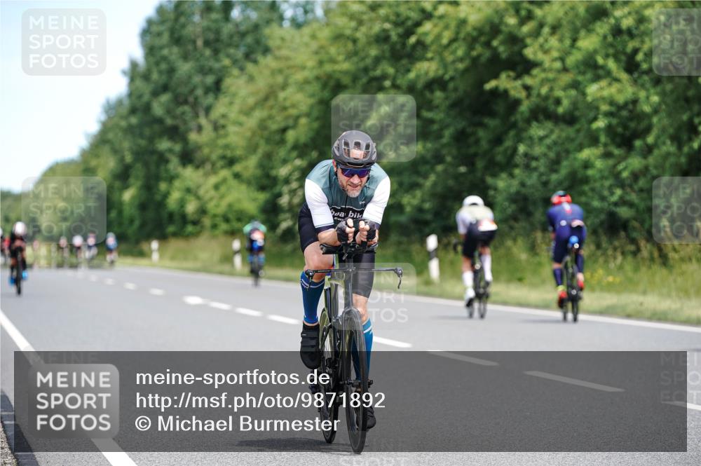 21.06.2026 - Viking Triathlon Michael Burmester http://msf.ph/oto/9871892 21.06.2026 12:42:20 Radfahren 61, 92, 144, 170, 171, 262, 291, 324, 329, 339, 399, 405, 417, 505, 577, 630, 632 meine-sportfotos.de