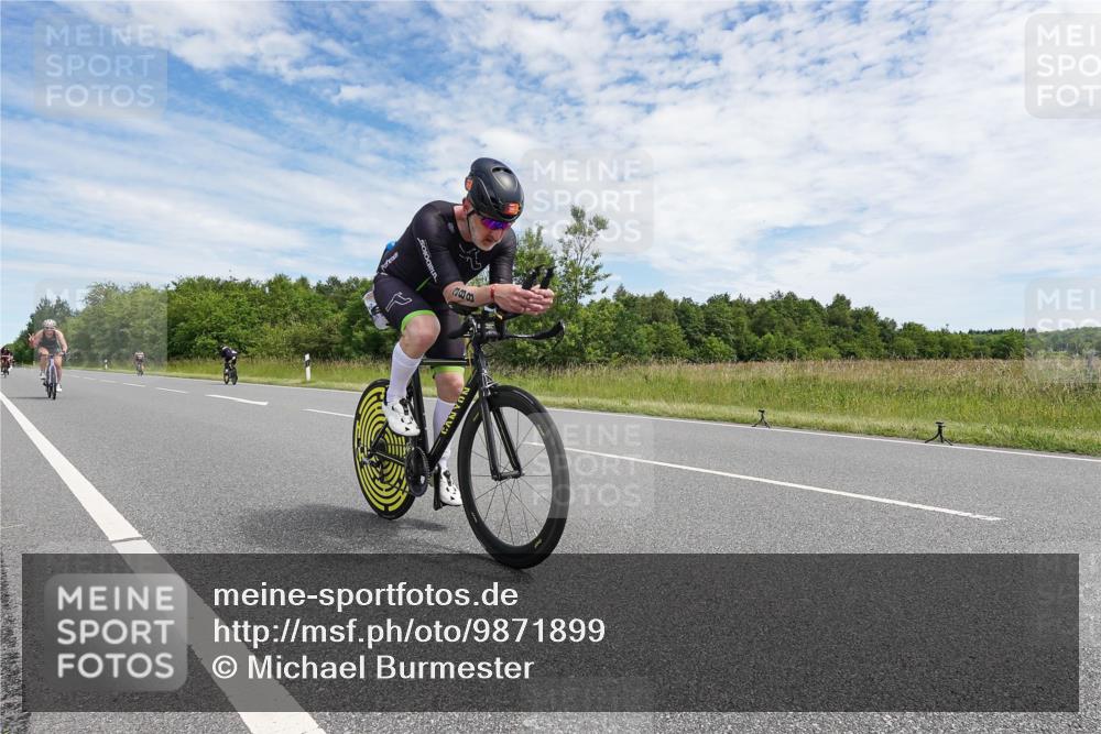 21.06.2026 - Viking Triathlon Michael Burmester http://msf.ph/oto/9871899 21.06.2026 12:23:38 Radfahren 8, 16, 46, 65, 73, 98, 103, 119, 126, 136, 165, 177, 223, 225, 256, 256, 280, 380, 388, 457, 527, 546, 563, 569, 605, 615, 634, 654 meine-sportfotos.de