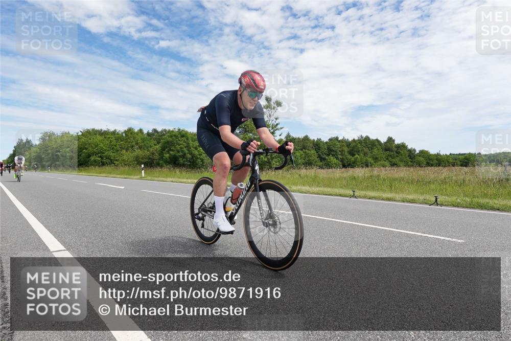 21.06.2026 - Viking Triathlon Michael Burmester http://msf.ph/oto/9871916 21.06.2026 12:23:43 Radfahren 8, 16, 46, 62, 65, 73, 98, 103, 119, 126, 136, 165, 177, 222, 223, 225, 256, 256, 280, 388, 457, 527, 530, 546, 563, 569, 605, 615, 634, 654 meine-sportfotos.de
