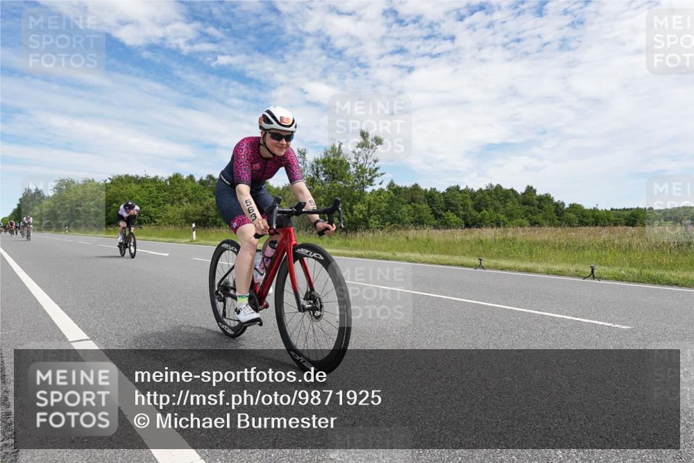 21.06.2026 - Viking Triathlon Michael Burmester http://msf.ph/oto/9871925 21.06.2026 12:23:47 Radfahren 8, 16, 46, 62, 65, 98, 103, 119, 136, 177, 222, 223, 256, 256, 280, 388, 457, 527, 530, 546, 563, 569, 605, 615, 634, 654 meine-sportfotos.de