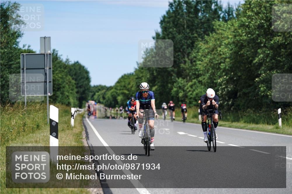 21.06.2026 - Viking Triathlon Michael Burmester http://msf.ph/oto/9871934 21.06.2026 12:42:31 Radfahren 61, 92, 134, 144, 158, 170, 171, 222, 262, 318, 324, 329, 399, 577, 632 meine-sportfotos.de