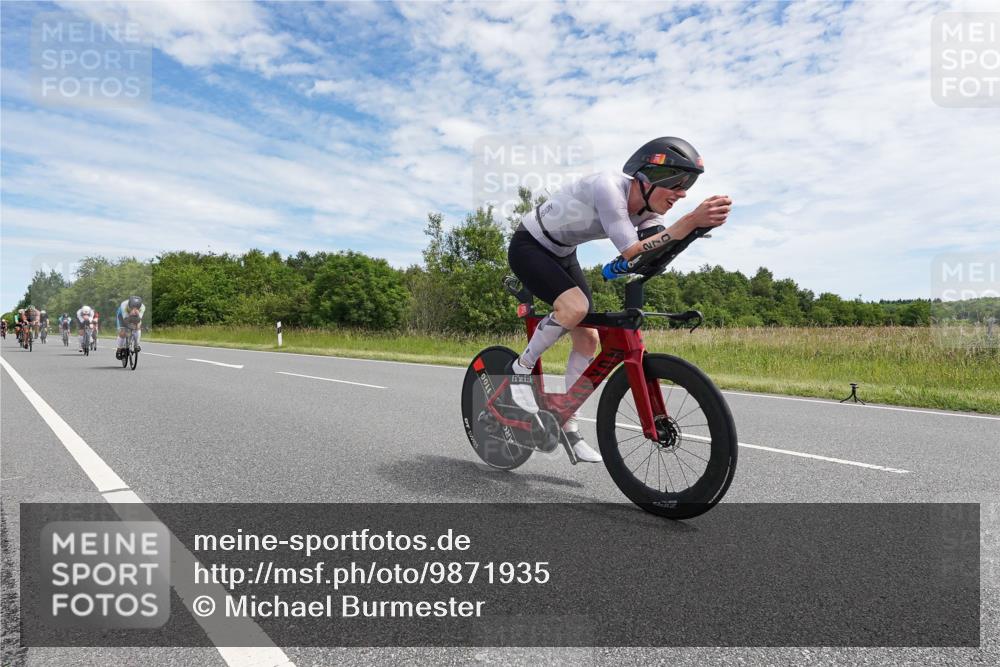 21.06.2026 - Viking Triathlon Michael Burmester http://msf.ph/oto/9871935 21.06.2026 12:23:49 Radfahren 8, 46, 62, 65, 98, 103, 119, 136, 177, 222, 223, 256, 280, 368, 457, 527, 530, 546, 563, 569, 605, 615, 654 meine-sportfotos.de