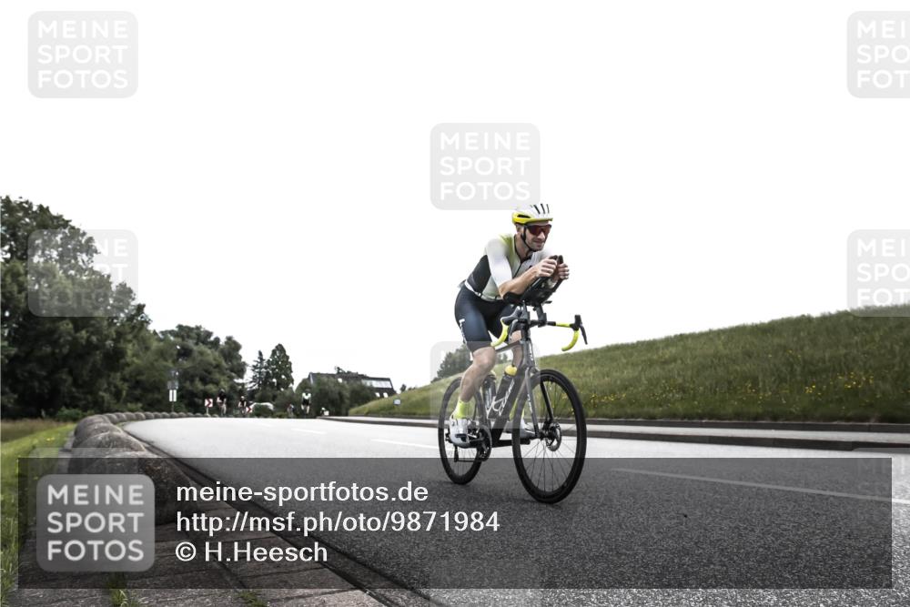 21.06.2026 - 29. Vierlanden-Triathlon H.Heesch http://msf.ph/oto/9871984 21.06.2026 10:43:07 Radfahren 122, 157 meine-sportfotos.de