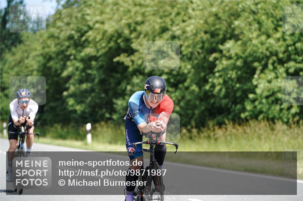 21.06.2026 - Viking Triathlon Michael Burmester http://msf.ph/oto/9871987 21.06.2026 12:42:35 Radfahren 61, 92, 134, 144, 158, 170, 171, 222, 262, 318, 324, 577, 632 meine-sportfotos.de