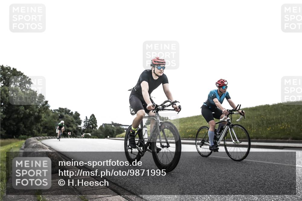 21.06.2026 - 29. Vierlanden-Triathlon H.Heesch http://msf.ph/oto/9871995 21.06.2026 10:43:15 Radfahren 19, 54, 259, 260, 392, 443, 467 meine-sportfotos.de