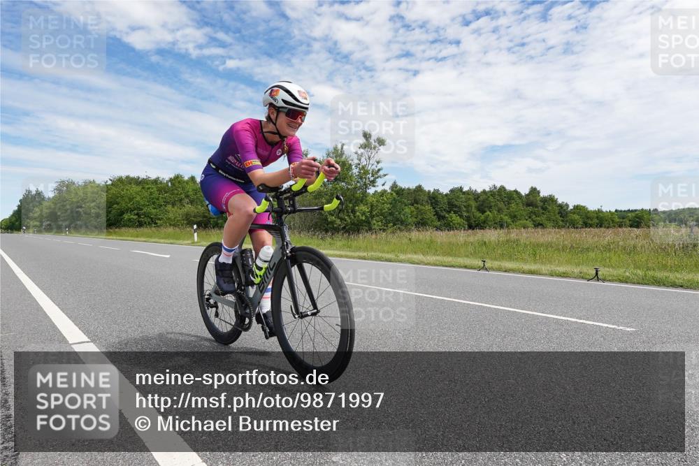 21.06.2026 - Viking Triathlon Michael Burmester http://msf.ph/oto/9871997 21.06.2026 12:24:10 Radfahren 58, 353, 357, 357, 368, 534 meine-sportfotos.de