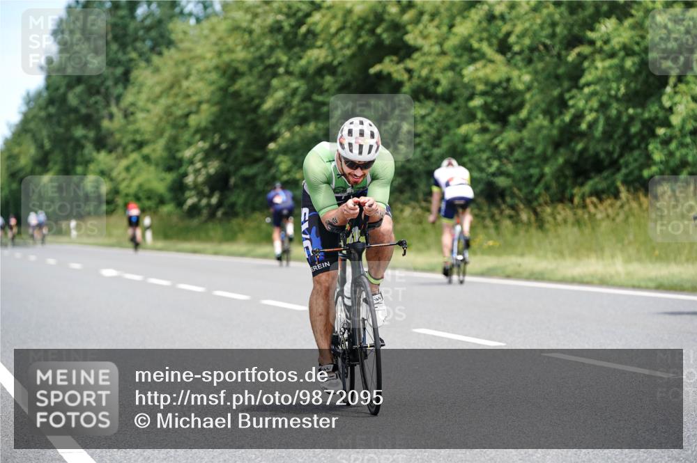 21.06.2026 - Viking Triathlon Michael Burmester http://msf.ph/oto/9872095 21.06.2026 12:43:21 Radfahren 41, 86, 202, 223, 243, 243, 374, 429, 434, 472, 602, 654, 668, 670 meine-sportfotos.de