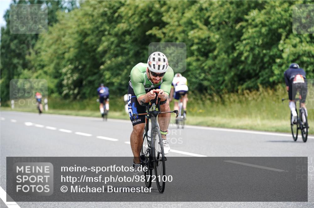 21.06.2026 - Viking Triathlon Michael Burmester http://msf.ph/oto/9872100 21.06.2026 12:43:21 Radfahren 41, 86, 202, 223, 243, 243, 374, 429, 434, 472, 602, 654, 668, 670 meine-sportfotos.de
