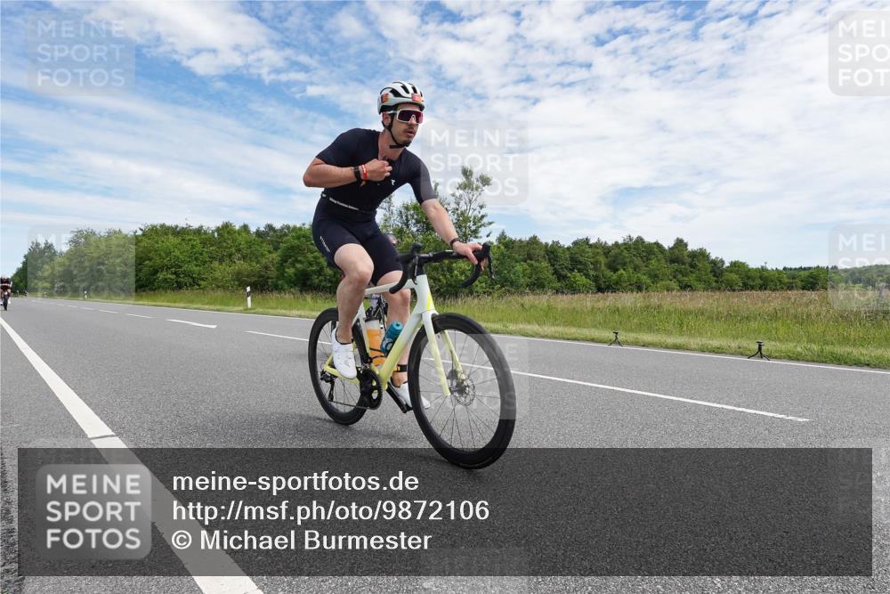 21.06.2026 - Viking Triathlon Michael Burmester http://msf.ph/oto/9872106 21.06.2026 12:25:04 Radfahren 48, 55, 91, 166, 173, 176, 179, 206, 306, 313, 348, 565, 608 meine-sportfotos.de
