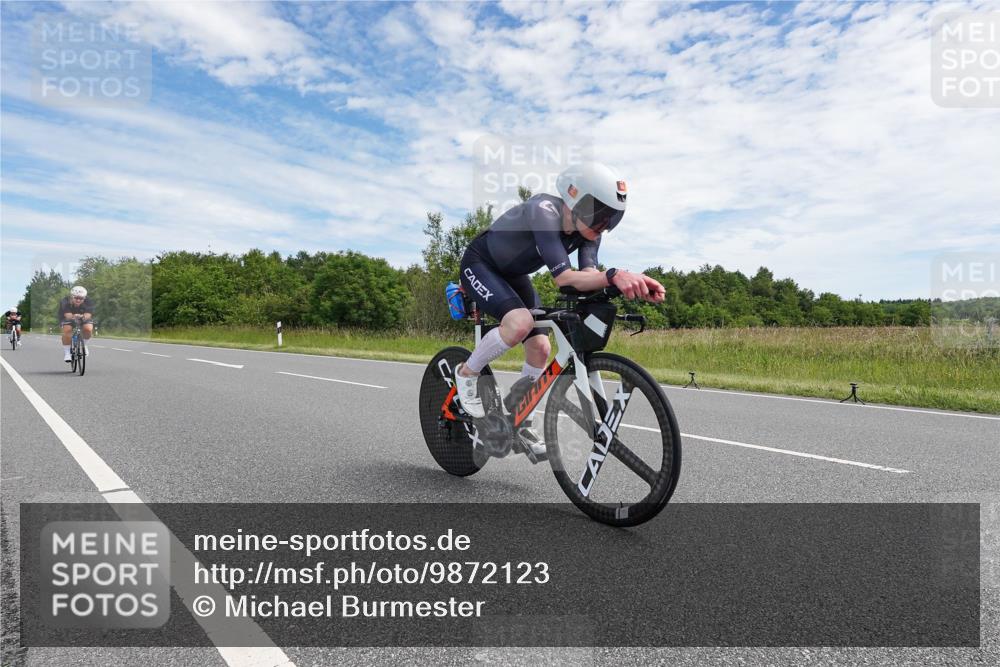 21.06.2026 - Viking Triathlon Michael Burmester http://msf.ph/oto/9872123 21.06.2026 12:25:12 Radfahren 26, 44, 48, 55, 91, 105, 163, 166, 173, 179, 206, 306, 313, 316, 348, 387, 419, 455, 565, 608 meine-sportfotos.de