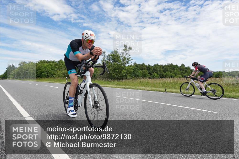 21.06.2026 - Viking Triathlon Michael Burmester http://msf.ph/oto/9872130 21.06.2026 12:25:15 Radfahren 26, 36, 44, 48, 55, 91, 105, 163, 166, 173, 179, 316, 348, 387, 419, 455, 565 meine-sportfotos.de