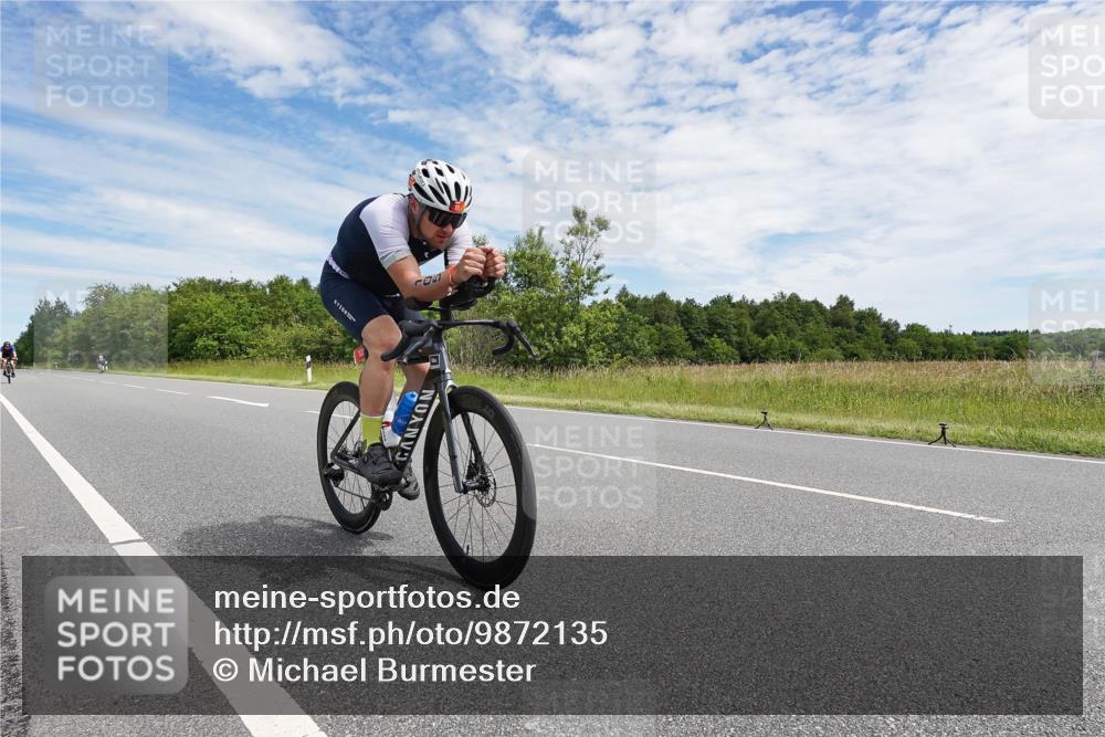 21.06.2026 - Viking Triathlon Michael Burmester http://msf.ph/oto/9872135 21.06.2026 12:25:23 Radfahren 26, 36, 44, 55, 91, 105, 163, 179, 251, 259, 316, 387, 419, 455 meine-sportfotos.de