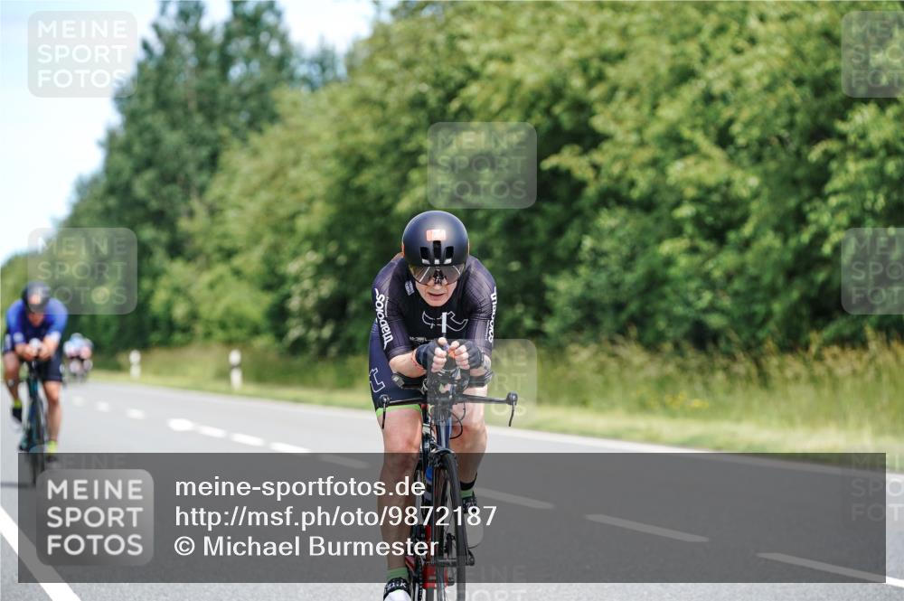 21.06.2026 - Viking Triathlon Michael Burmester http://msf.ph/oto/9872187 21.06.2026 12:43:42 Radfahren 30, 41, 51, 86, 202, 225, 234, 258, 279, 343, 374, 388, 508, 509, 563, 605, 645, 668 meine-sportfotos.de