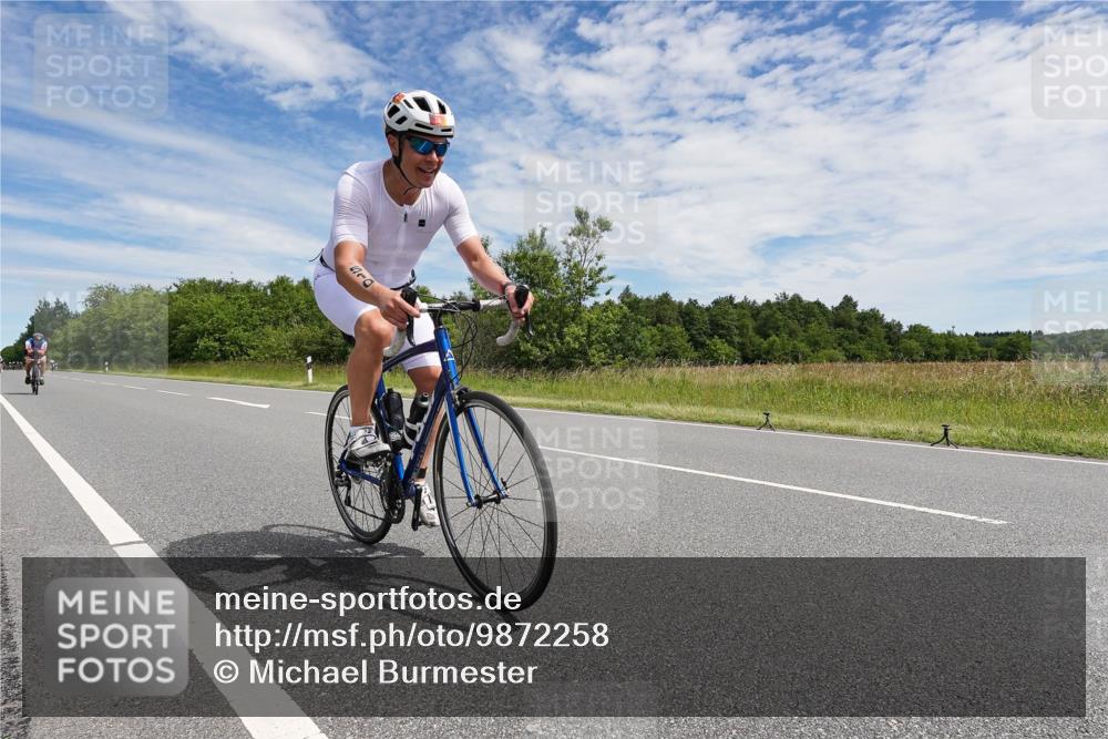 21.06.2026 - Viking Triathlon Michael Burmester http://msf.ph/oto/9872258 21.06.2026 12:26:16 Radfahren 211, 230, 232, 312, 510, 635, 638 meine-sportfotos.de