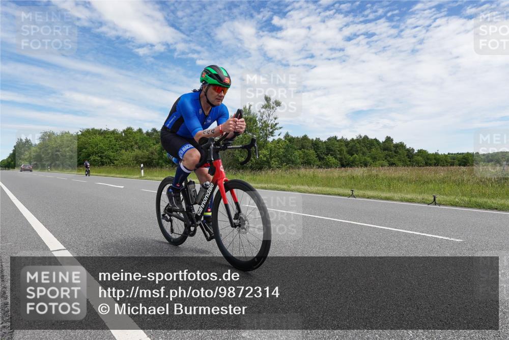 21.06.2026 - Viking Triathlon Michael Burmester http://msf.ph/oto/9872314 21.06.2026 12:27:07 Radfahren 38, 90, 118, 218, 266, 273, 330, 366, 411, 444, 554, 561, 639 meine-sportfotos.de