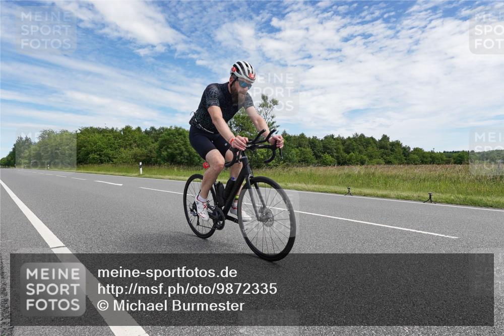 21.06.2026 - Viking Triathlon Michael Burmester http://msf.ph/oto/9872335 21.06.2026 12:27:18 Radfahren 38, 218, 266, 273, 444, 444, 490, 554, 639 meine-sportfotos.de