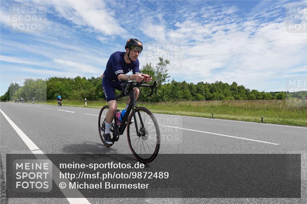 21.06.2026 - Viking Triathlon Michael Burmester http://msf.ph/oto/9872489 21.06.2026 12:29:44 Radfahren 66, 101, 196, 302, 526, 540, 560, 617 meine-sportfotos.de