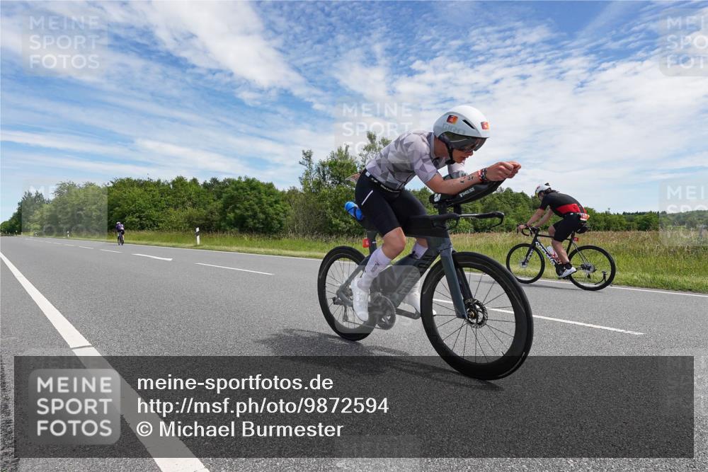 21.06.2026 - Viking Triathlon Michael Burmester http://msf.ph/oto/9872594 21.06.2026 12:30:44 Radfahren 99, 104, 109, 111, 113, 125, 137, 145, 180, 199, 359, 567 meine-sportfotos.de