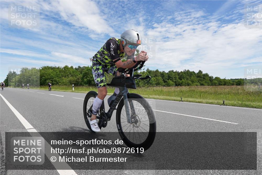 21.06.2026 - Viking Triathlon Michael Burmester http://msf.ph/oto/9872619 21.06.2026 12:31:05 Radfahren 34, 45, 107, 125, 151, 175, 188, 241, 252, 296, 327, 340, 383, 414, 445, 485, 553, 567, 574, 578, 663 meine-sportfotos.de