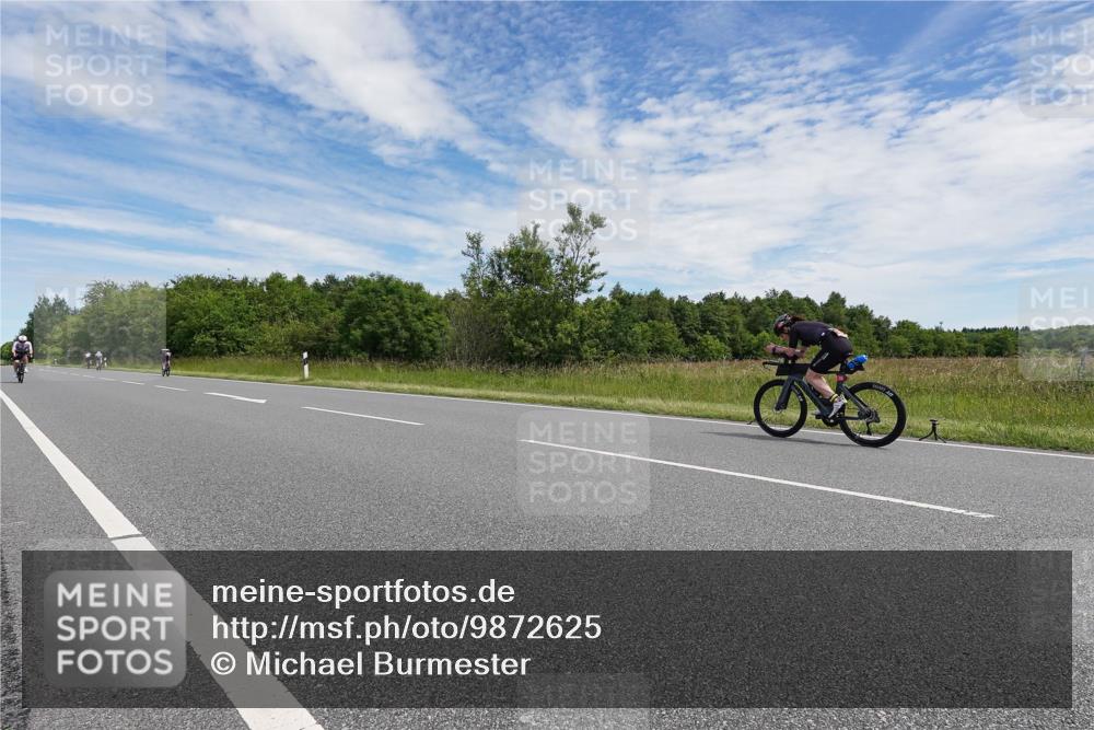 21.06.2026 - Viking Triathlon Michael Burmester http://msf.ph/oto/9872625 21.06.2026 12:31:05 Radfahren 34, 45, 107, 125, 151, 175, 188, 241, 252, 296, 327, 340, 383, 414, 445, 485, 553, 567, 574, 578, 663 meine-sportfotos.de