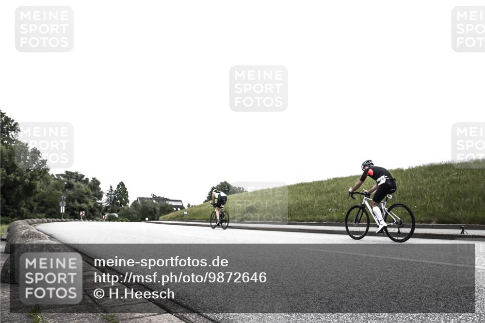 21.06.2026 - 29. Vierlanden-Triathlon H.Heesch http://msf.ph/oto/9872646 21.06.2026 12:19:11 Radfahren 643, 652 meine-sportfotos.de