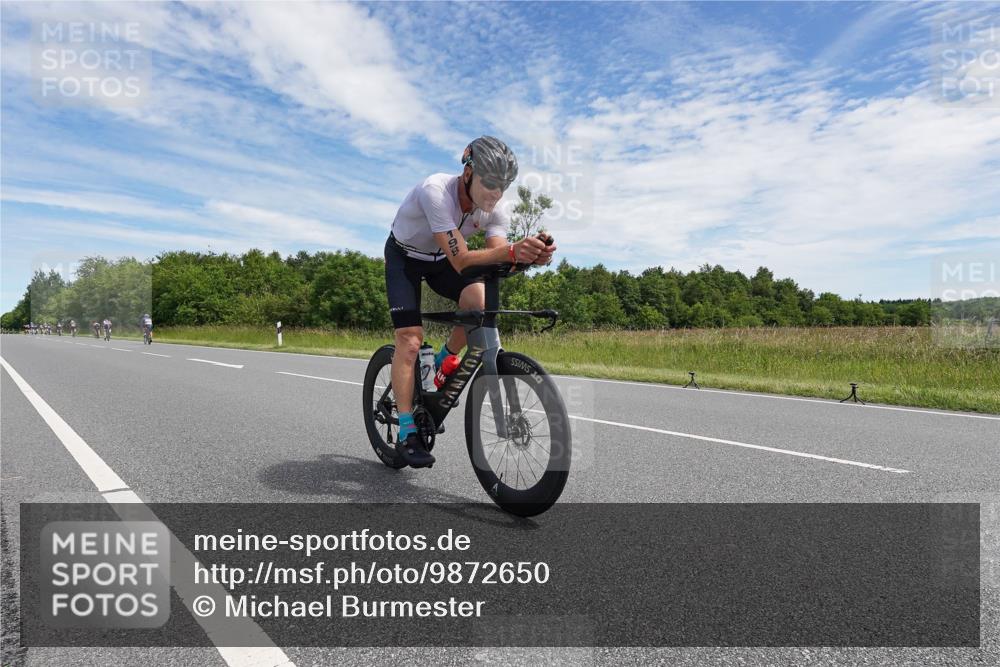 21.06.2026 - Viking Triathlon Michael Burmester http://msf.ph/oto/9872650 21.06.2026 12:31:44 Radfahren 27, 198, 337, 640 meine-sportfotos.de