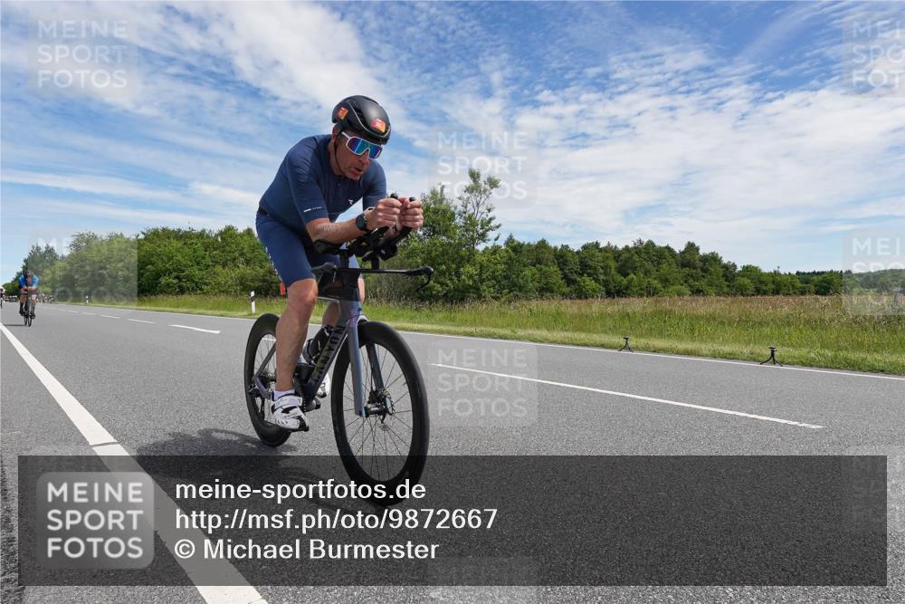 21.06.2026 - Viking Triathlon Michael Burmester http://msf.ph/oto/9872667 21.06.2026 12:32:00 Radfahren 27, 33, 75, 337, 365, 382, 489, 640, 658 meine-sportfotos.de