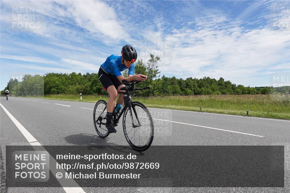 21.06.2026 - Viking Triathlon Michael Burmester http://msf.ph/oto/9872669 21.06.2026 12:32:02 Radfahren 33, 75, 365, 382, 489, 640, 641, 658 meine-sportfotos.de