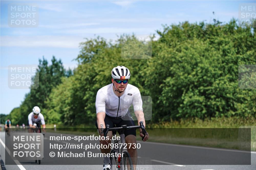 21.06.2026 - Viking Triathlon Michael Burmester http://msf.ph/oto/9872730 21.06.2026 12:45:31 Radfahren 48, 54, 135, 173, 182, 249, 254, 254, 309, 309 meine-sportfotos.de