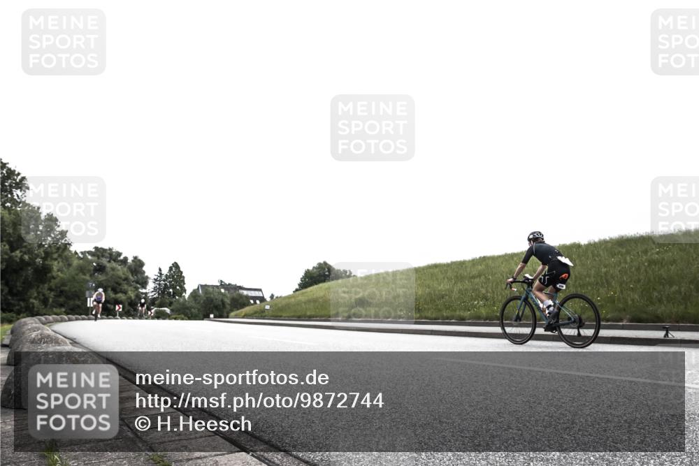 21.06.2026 - 29. Vierlanden-Triathlon H.Heesch http://msf.ph/oto/9872744 21.06.2026 12:20:43 Radfahren 255, 830 meine-sportfotos.de