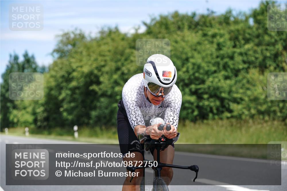 21.06.2026 - Viking Triathlon Michael Burmester http://msf.ph/oto/9872750 21.06.2026 12:45:33 Radfahren 48, 54, 135, 173, 182, 249, 254, 254, 309, 309 meine-sportfotos.de