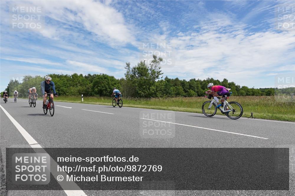 21.06.2026 - Viking Triathlon Michael Burmester http://msf.ph/oto/9872769 21.06.2026 12:32:57 Radfahren 93, 97, 114, 116, 237, 247, 265, 289, 447, 450, 454, 579 meine-sportfotos.de