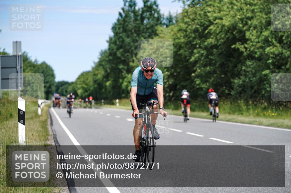 21.06.2026 - Viking Triathlon Michael Burmester http://msf.ph/oto/9872771 21.06.2026 12:45:39 Radfahren 54, 135, 205, 249, 254, 309, 309, 421 meine-sportfotos.de