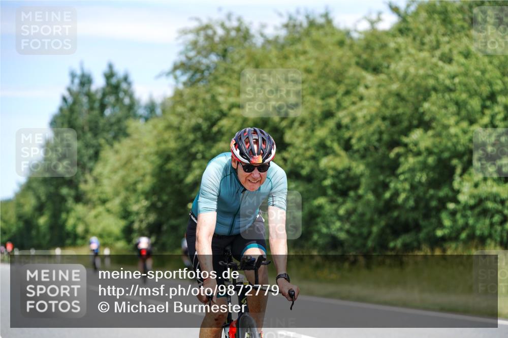 21.06.2026 - Viking Triathlon Michael Burmester http://msf.ph/oto/9872779 21.06.2026 12:45:40 Radfahren 54, 135, 205, 249, 254, 309, 309, 421 meine-sportfotos.de