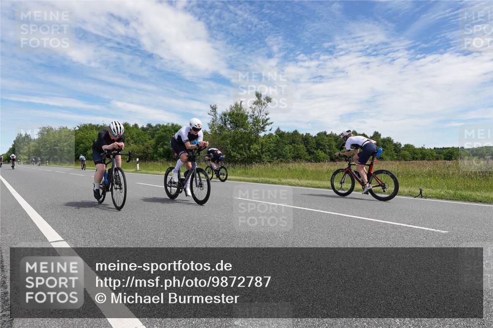 21.06.2026 - Viking Triathlon Michael Burmester http://msf.ph/oto/9872787 21.06.2026 12:32:59 Radfahren 93, 97, 114, 116, 237, 247, 289, 450, 454, 579 meine-sportfotos.de
