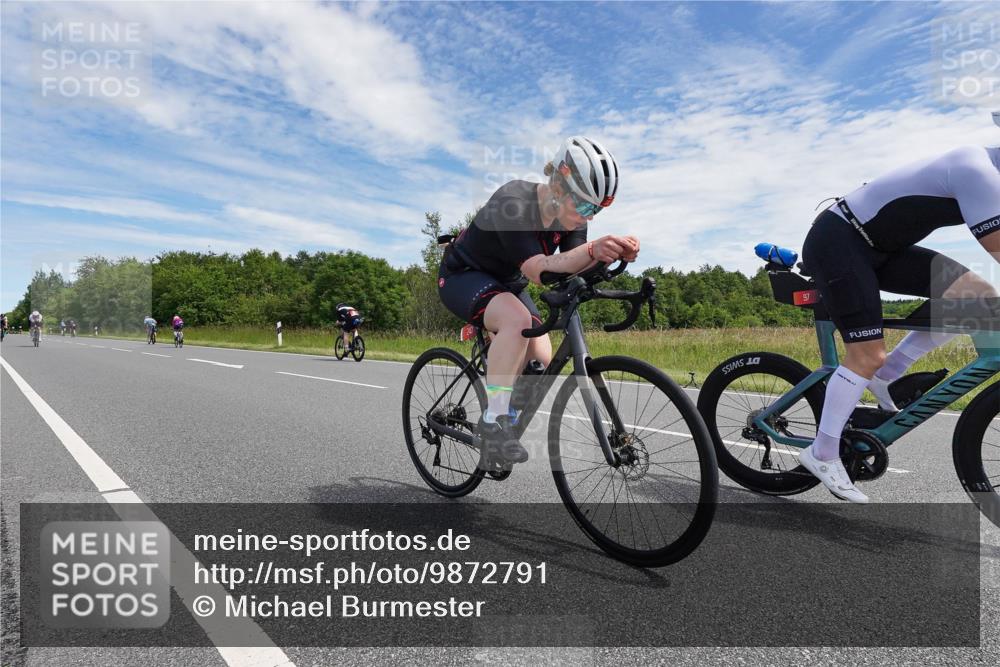21.06.2026 - Viking Triathlon Michael Burmester http://msf.ph/oto/9872791 21.06.2026 12:33:00 Radfahren 93, 97, 114, 116, 237, 247, 289, 450, 454, 579 meine-sportfotos.de