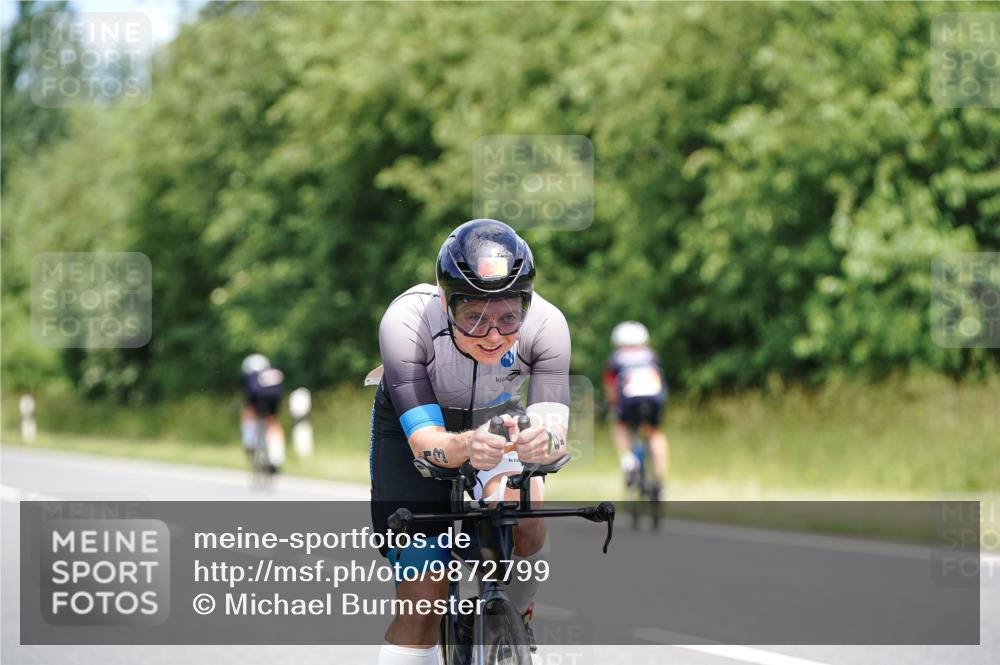 21.06.2026 - Viking Triathlon Michael Burmester http://msf.ph/oto/9872799 21.06.2026 12:45:46 Radfahren 54, 135, 205, 238, 254, 309, 352, 421, 442 meine-sportfotos.de