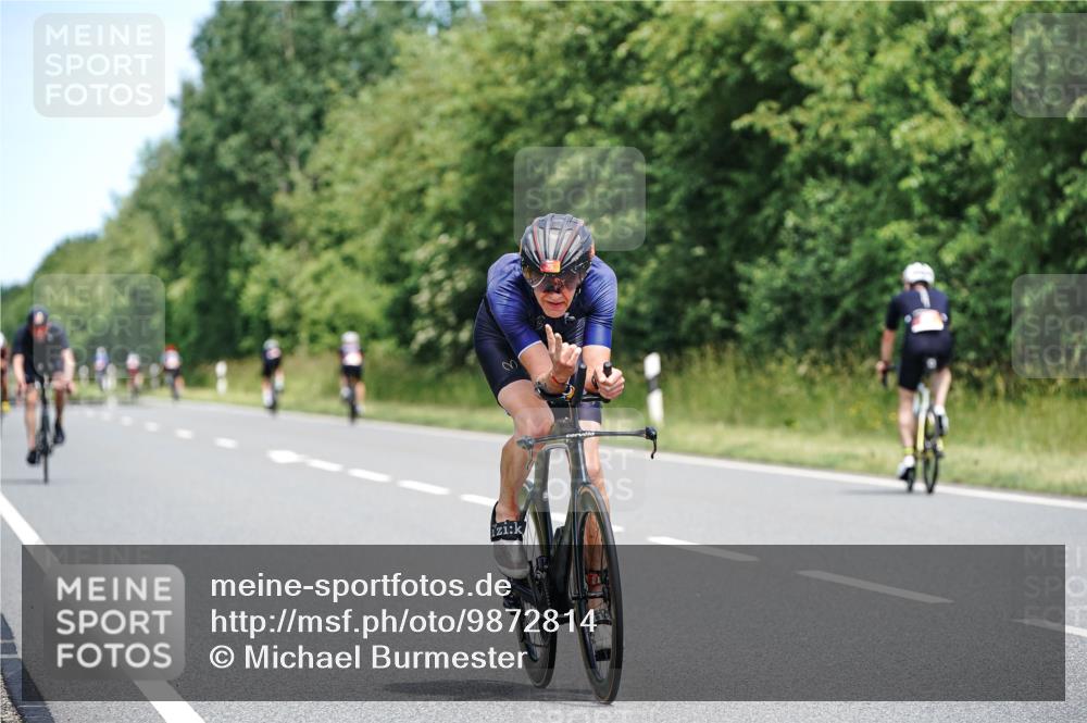 21.06.2026 - Viking Triathlon Michael Burmester http://msf.ph/oto/9872814 21.06.2026 12:45:53 Radfahren 54, 135, 205, 238, 309, 352, 421, 442, 561 meine-sportfotos.de