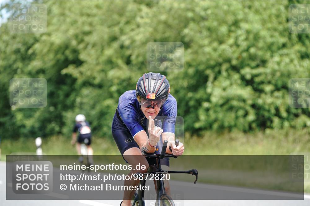 21.06.2026 - Viking Triathlon Michael Burmester http://msf.ph/oto/9872820 21.06.2026 12:45:53 Radfahren 54, 135, 205, 238, 309, 352, 421, 442, 561 meine-sportfotos.de