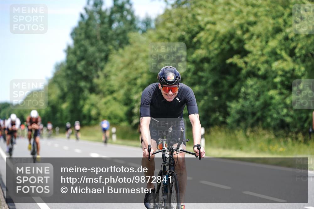 21.06.2026 - Viking Triathlon Michael Burmester http://msf.ph/oto/9872841 21.06.2026 12:45:57 Radfahren 54, 205, 238, 352, 352, 421, 442, 561 meine-sportfotos.de