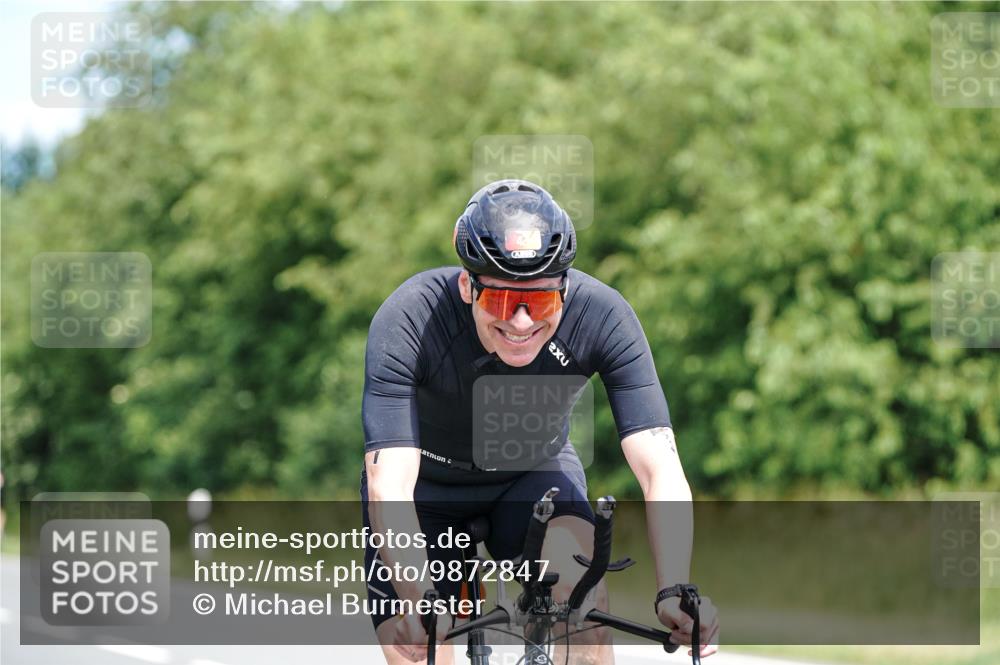 21.06.2026 - Viking Triathlon Michael Burmester http://msf.ph/oto/9872847 21.06.2026 12:45:57 Radfahren 54, 205, 238, 352, 352, 421, 442, 561 meine-sportfotos.de