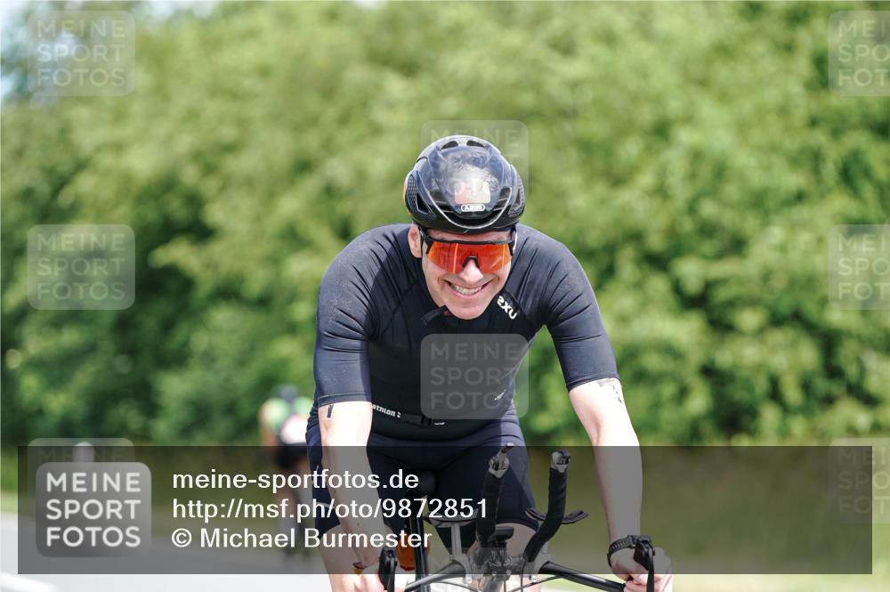 21.06.2026 - Viking Triathlon Michael Burmester http://msf.ph/oto/9872851 21.06.2026 12:45:58 Radfahren 205, 238, 352, 352, 421, 442, 561 meine-sportfotos.de