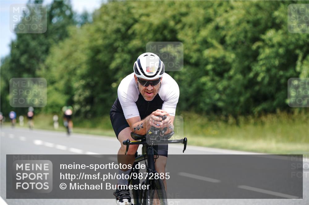 21.06.2026 - Viking Triathlon Michael Burmester http://msf.ph/oto/9872885 21.06.2026 12:46:02 Radfahren 205, 238, 352, 352, 421, 442, 561 meine-sportfotos.de