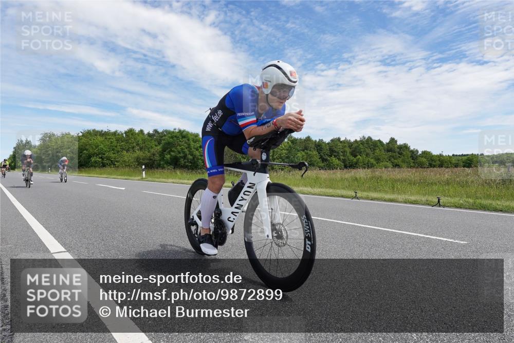 21.06.2026 - Viking Triathlon Michael Burmester http://msf.ph/oto/9872899 21.06.2026 12:34:33 Radfahren 28, 49, 197, 248, 304, 360, 389, 571, 610, 653 meine-sportfotos.de